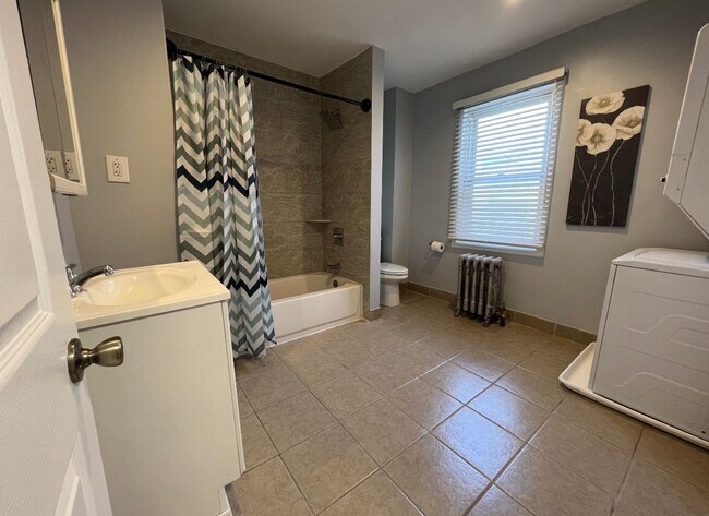 Building Photo - 4 Bedroom House For Rent In Manayunk