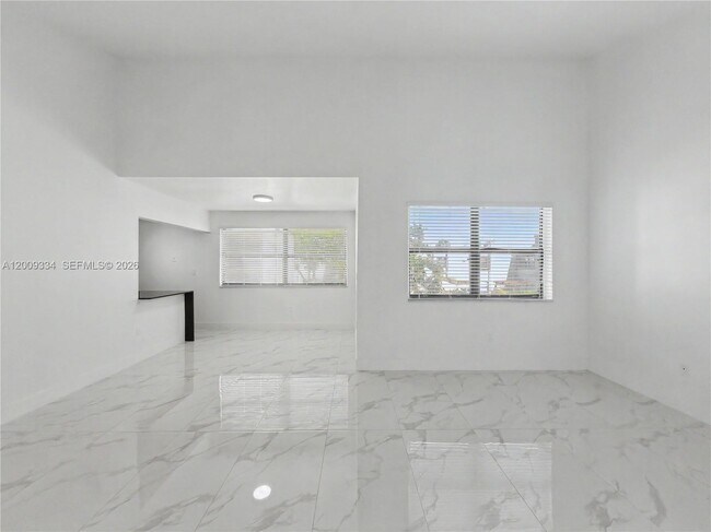 Building Photo - 10010 NW 9th St Cir