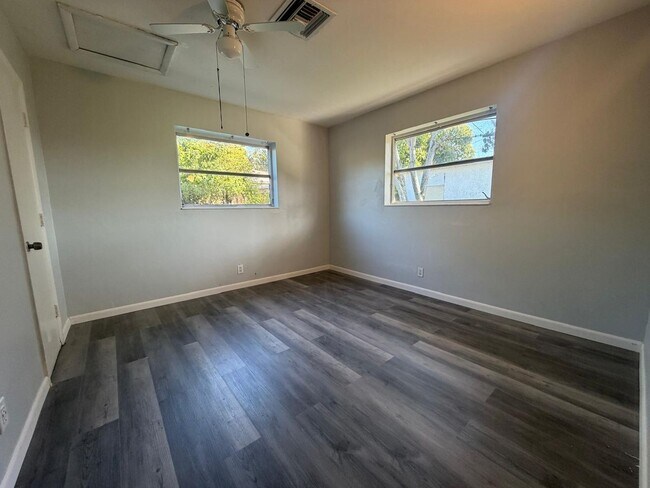 Building Photo - 2038 SW 12th Ct