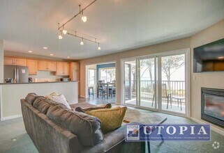 Building Photo - Ocean Views! 2 bd/ 1.5 bath condo w/ Commu...