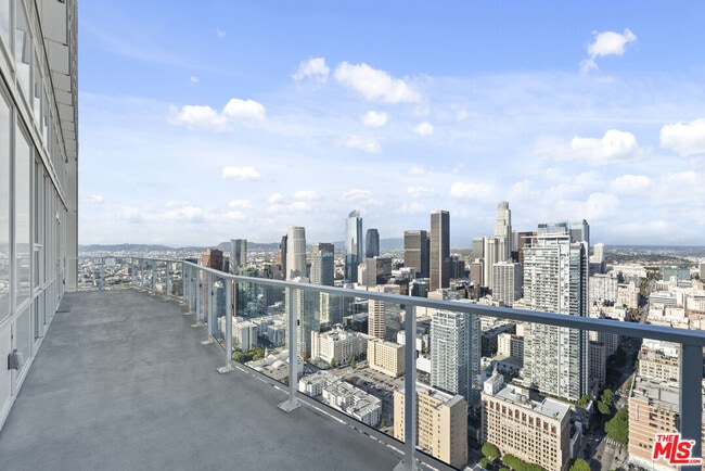 Building Photo - 230 W Olympic Blvd