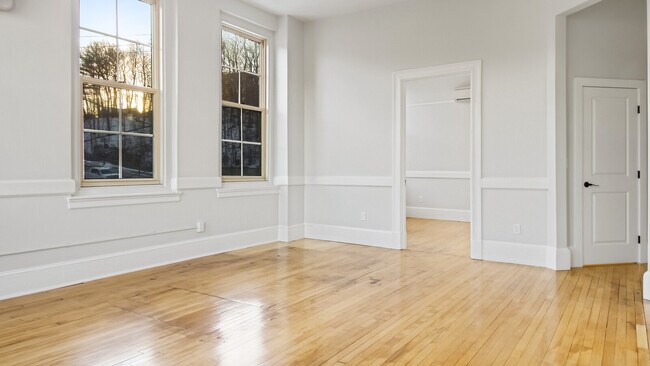 Building Photo - 341 Water St