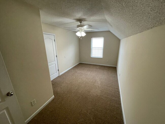 Building Photo - BRIDGEWATER HOME! PRE-LEASING FOR AUGUST 2026!