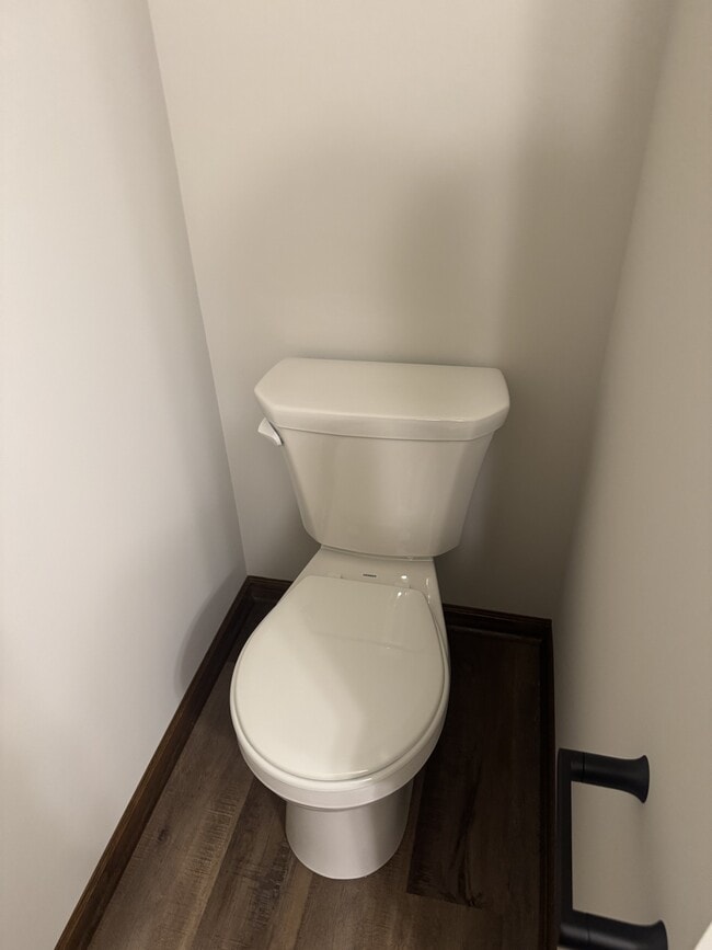 Building Photo - 158 W Olson Ave