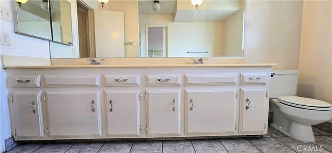 Building Photo - 10353 Downey Ave