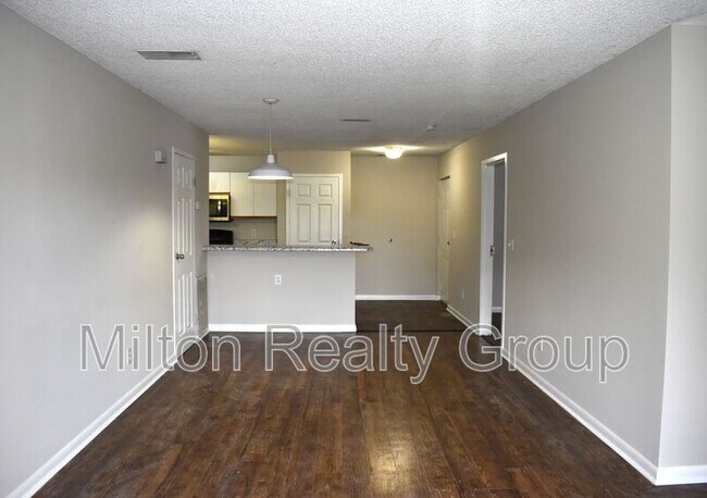 Building Photo - 44 Fantasy Ln
