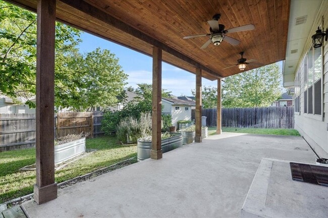 Building Photo - 1608 Goddard Bluff Dr