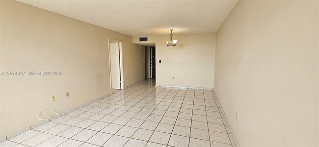 Building Photo - 1300 NE Miami Gardens Dr