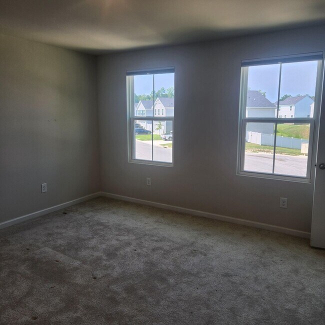 Building Photo - 312 Normandy Cres