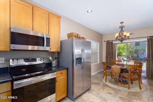 Building Photo - 2751 S Southwind Dr