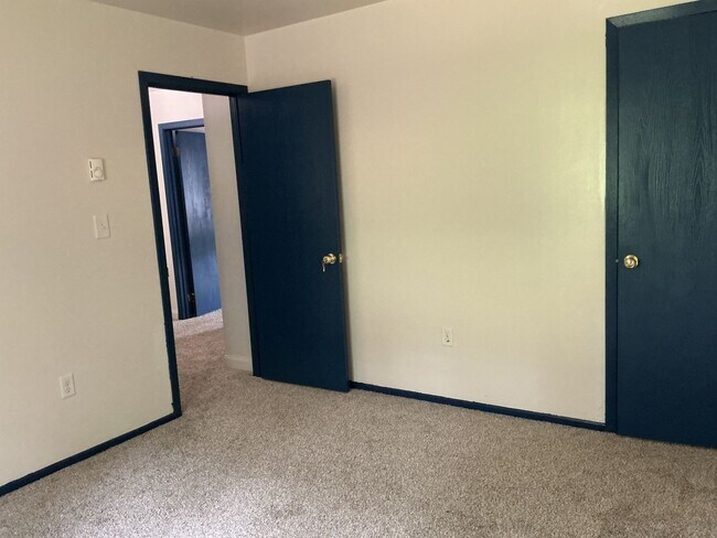 Building Photo - 63 Ashford Dr