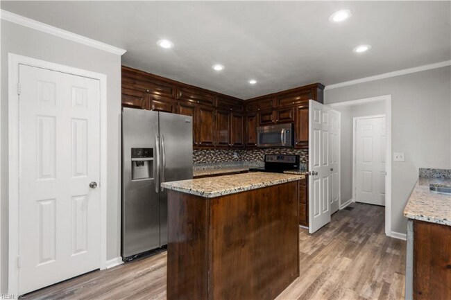 Building Photo - 2315 Cross St