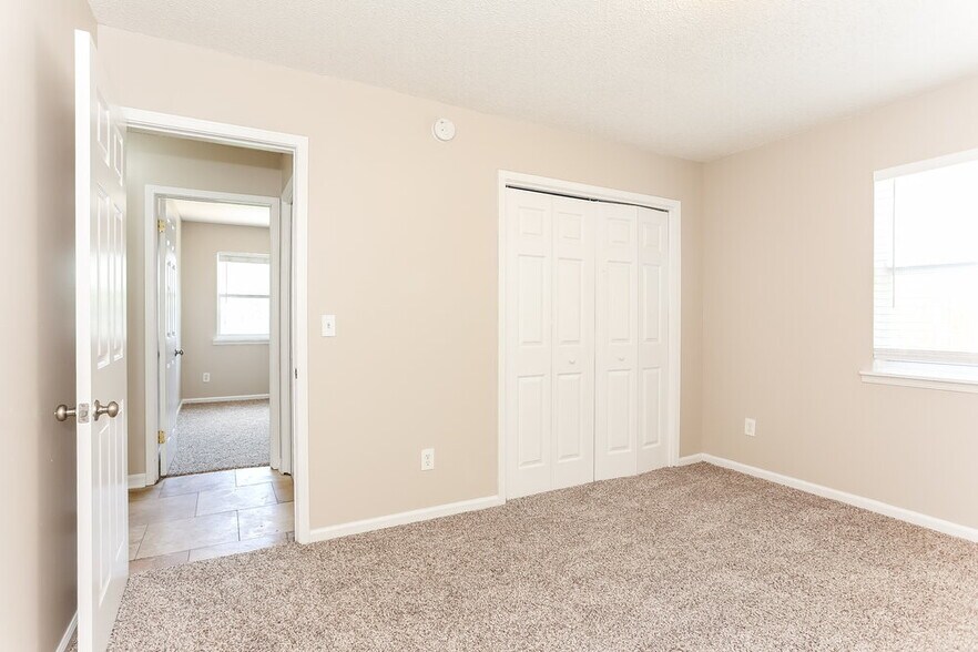 Building Photo - 3738 Indian Princess Rd N