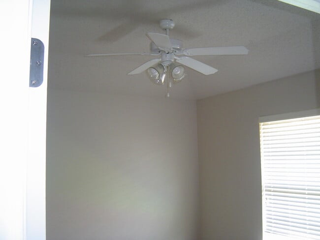 Building Photo - 6542 86th St