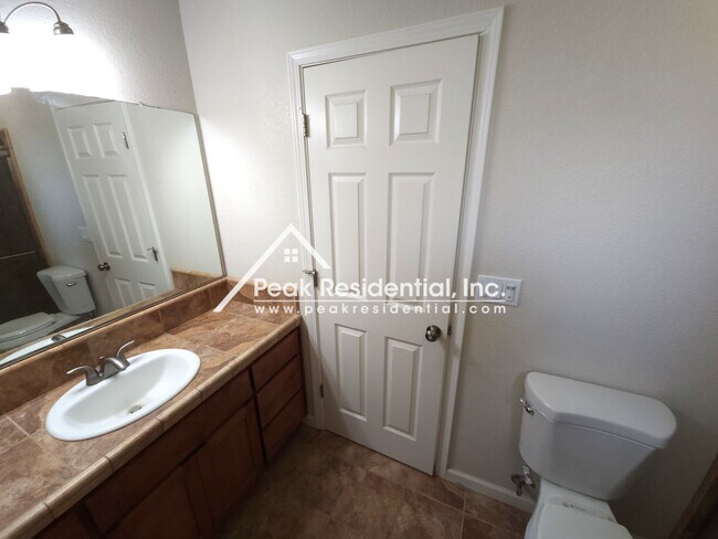 Building Photo - Wonderful 3bd/2ba Home near Whitney & Watt Avenue