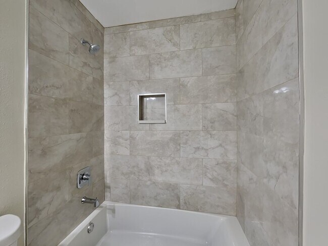 Building Photo - 542 Verbena Ct