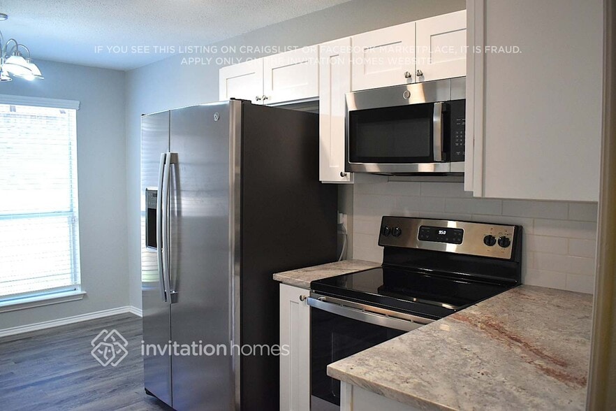 Building Photo - 1111 Hidden Creek Dr