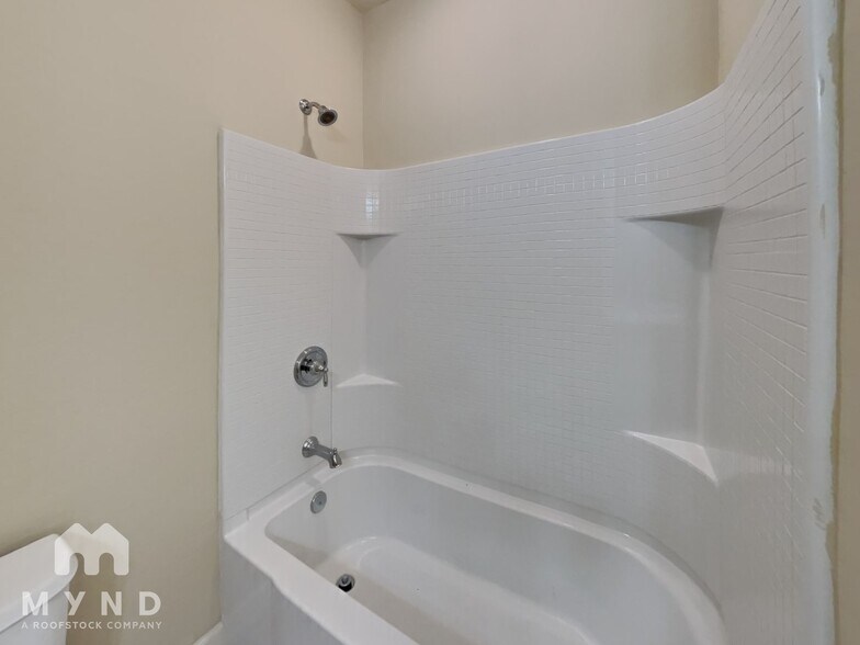 Building Photo - 3020 Eltham Pl