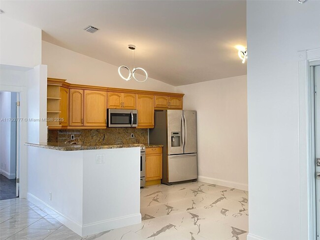 Building Photo - 211 E Riverbend Dr
