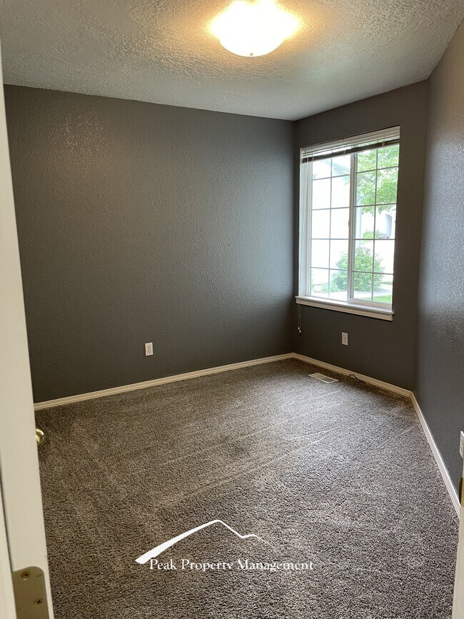 Building Photo - 6196 W Villa Park St