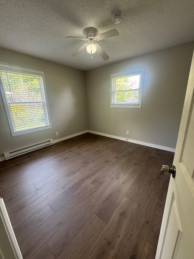Building Photo - 4837 Greenfield Dr