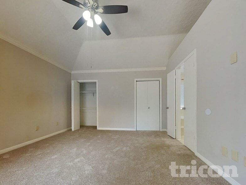 Building Photo - 8559 Spring Green Dr