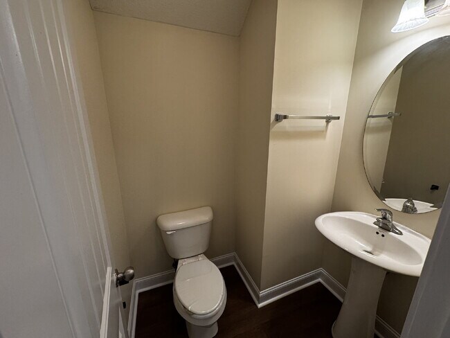 Building Photo - House for Rent