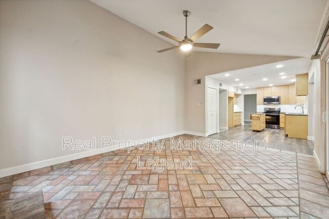 Building Photo - 2701 Harmon Dr