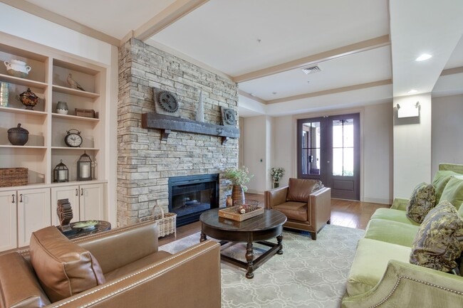 Building Photo - The Retreat at Renaissance