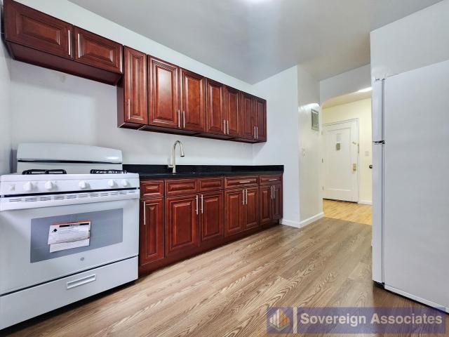 Building Photo - 1 bedroom in BRONX NY 10463