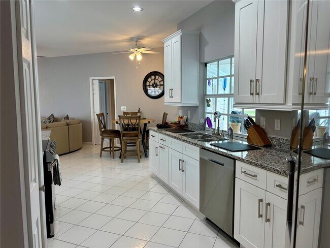 Building Photo - 1950 Bern Creek Loop