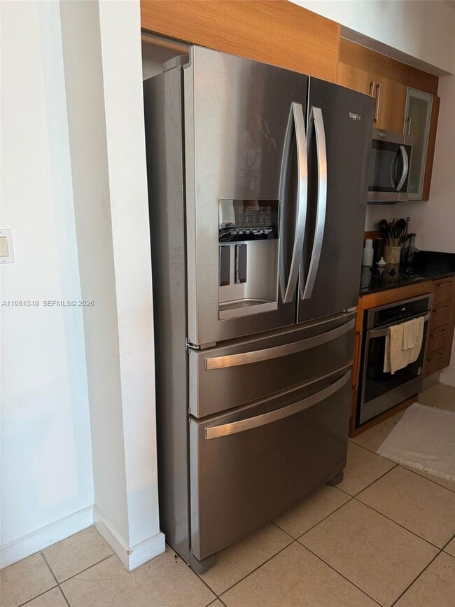 Building Photo - 335 S Biscayne Blvd