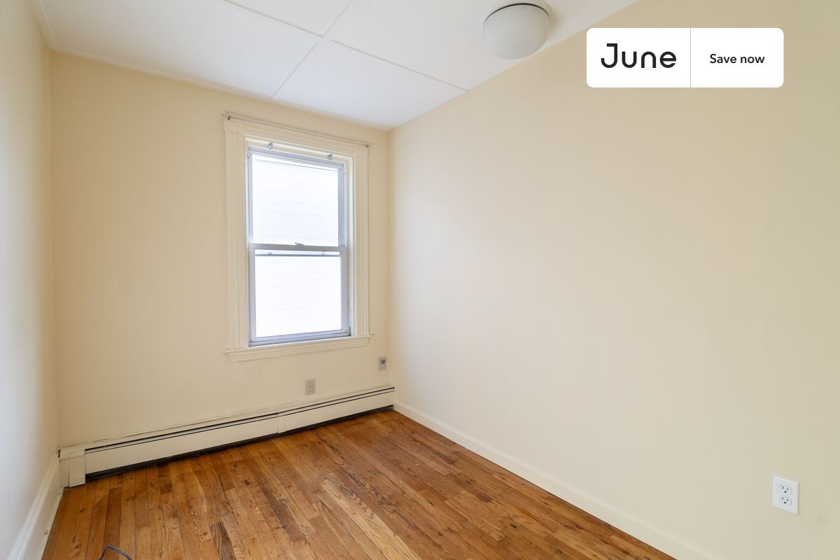 Building Photo - 4 Sherman St