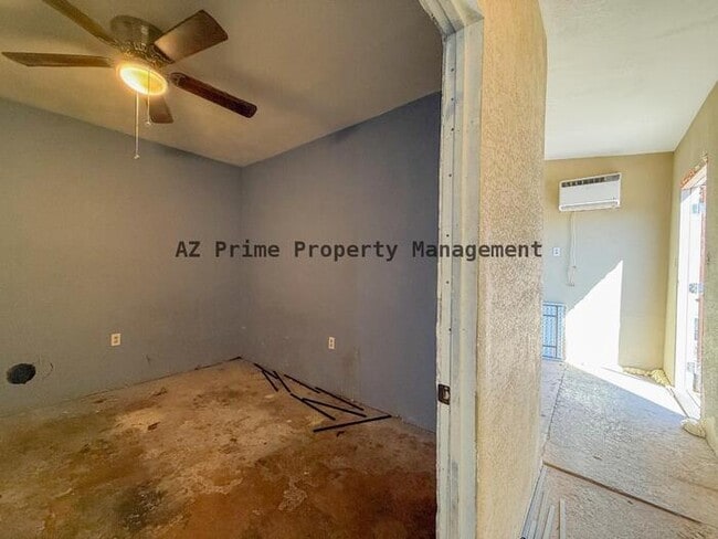 Building Photo - 902 N 15th Ave