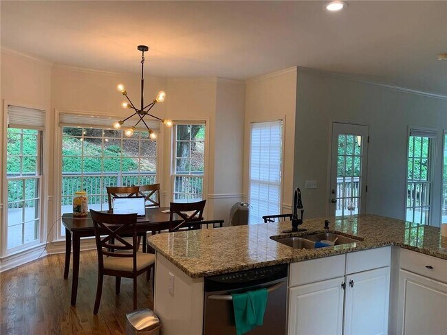 Building Photo - 5055 Mallory Ct