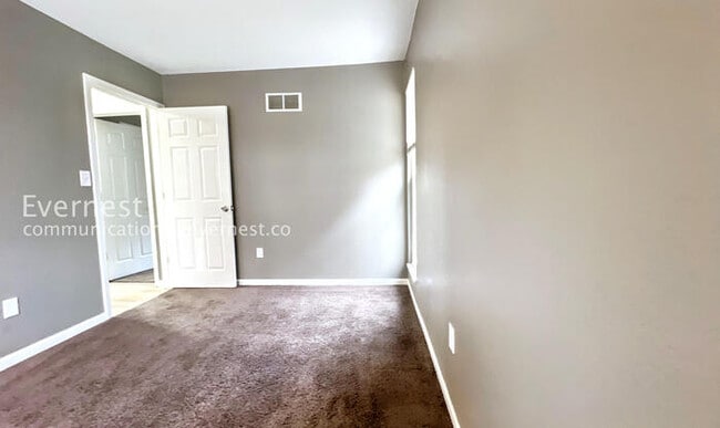 Building Photo - 309 SW Richwood Ln