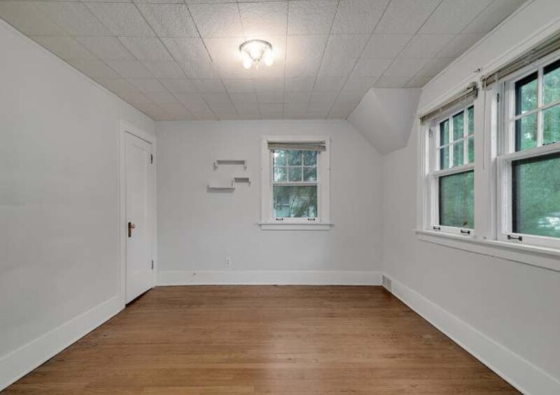 Building Photo - 323 E Jefferson Ave