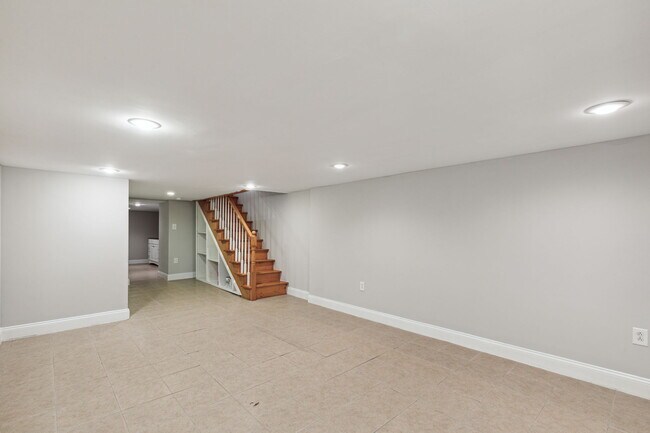 Building Photo - 1717 Annin St