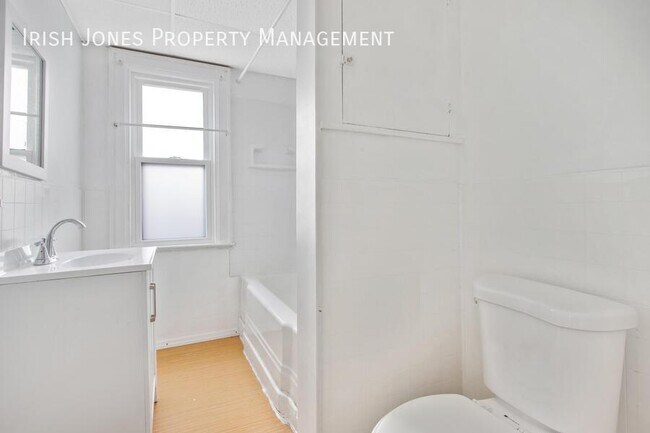 Building Photo - 189 Cazenovia St