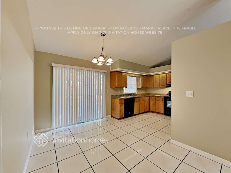 Building Photo - 339 Medina Ct