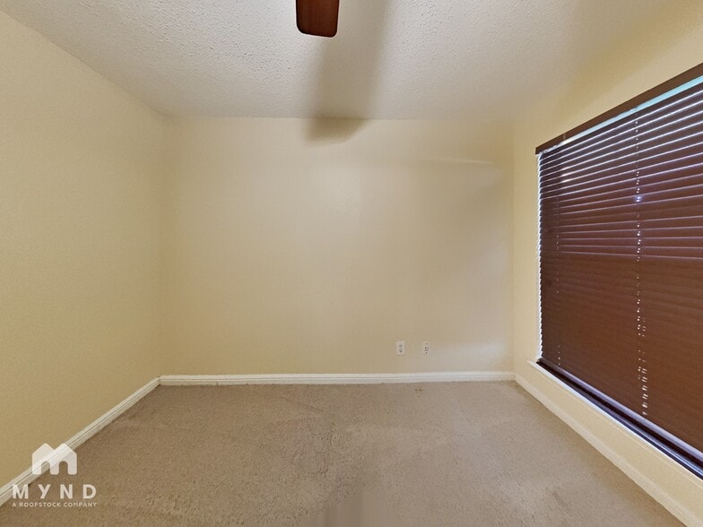 Building Photo - 14605 Gold Fish Pond Ave