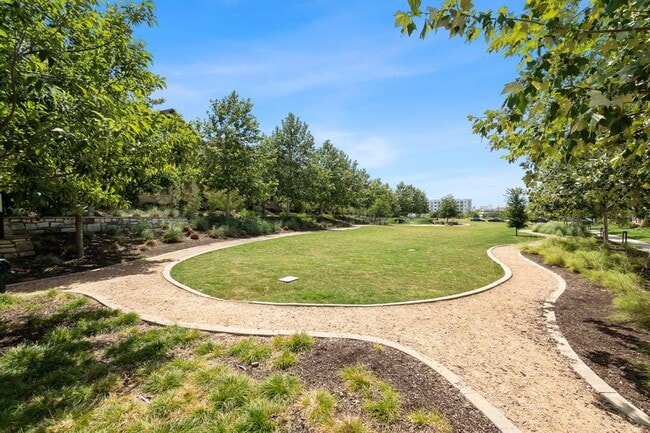 Building Photo - 6814 E Riverside Dr