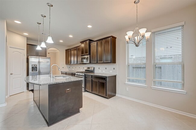 Building Photo - 2111 Post Oak Ct
