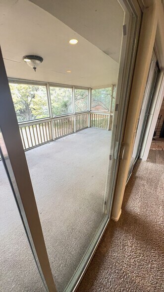 Building Photo - 542 E Juniper Dr