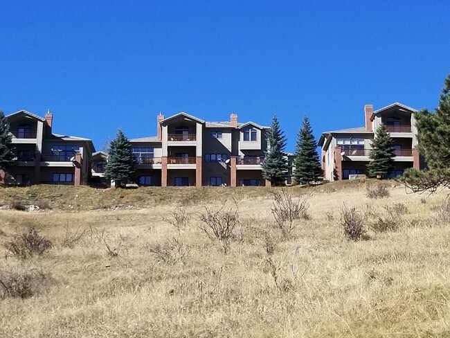 Building Photo - 556 Ridgeside Dr