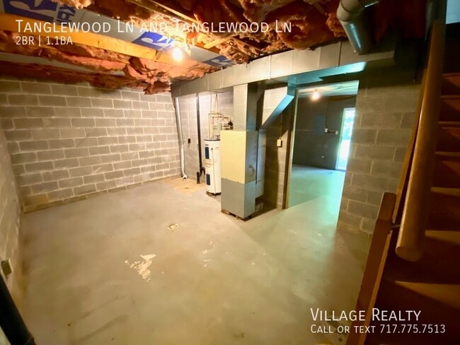 Building Photo - 442 Tanglewood Ln