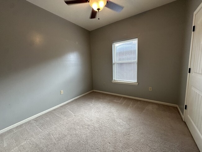 Building Photo - 6863 Par Rd 7137