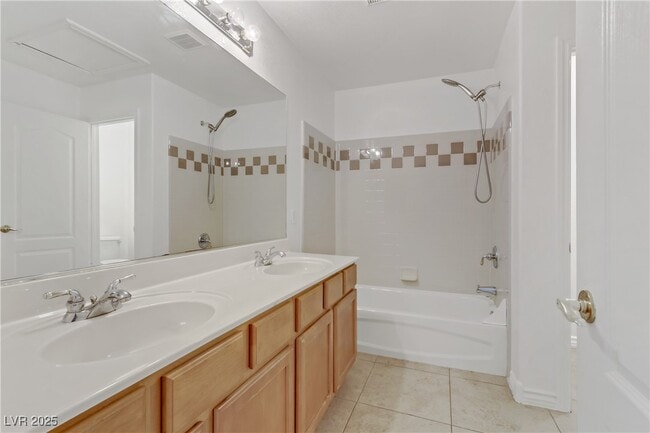 Building Photo - 7215 N Buttons Ridge Dr