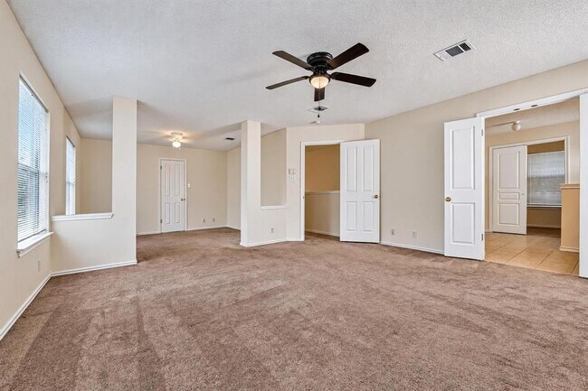 Building Photo - 2616 Oakwood Glen Dr