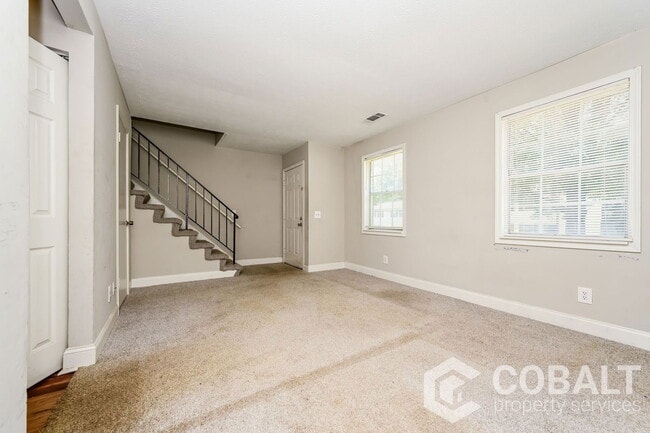 Building Photo - 416 Creekview Ct